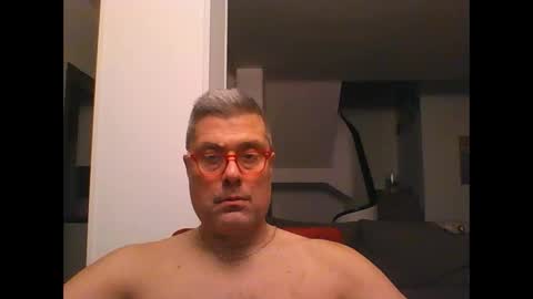 Snapshot of prendimisubito chatting on December 3, 1:13 am prendimisubito online show from December 3, 1:13 am