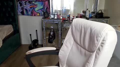 Yasmine pretty online show from January 2, 4:52 am