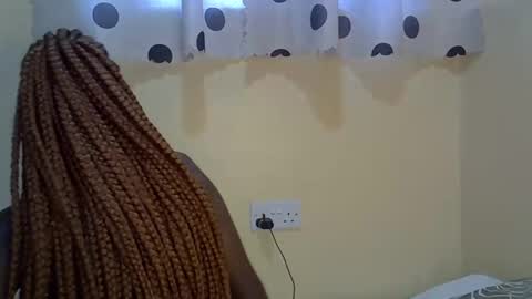 pretty_daniella online show from February 17, 5:47 am