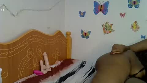 Snapshot of pretty_dey chatting on November 11, 10:10 pm pretty_dey online show from November 11, 10:10 pm