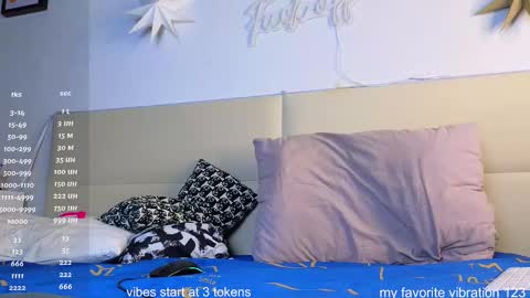 pretty_helga online show from December 13, 9:13 am