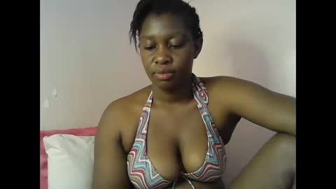 pretty_kylah online show from November 6, 9:32 am