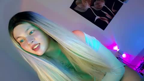 Flor online show from October 8, 4:54 am