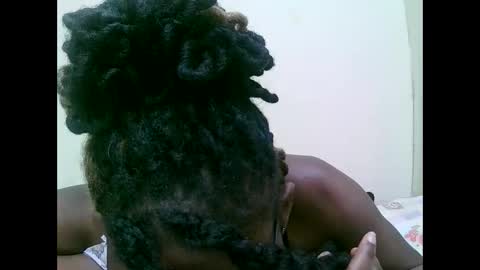 pretty_mellan online show from February 1, 1:02 am