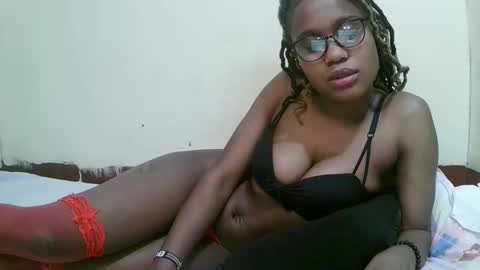pretty_mellan online show from February 14, 12:41 am