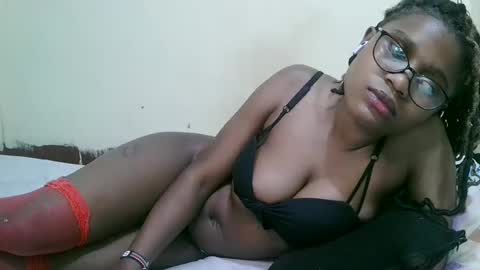pretty_mellan online show from February 14, 10:04 pm