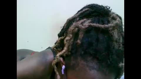 pretty_mellan online show from March 7, 12:12 pm