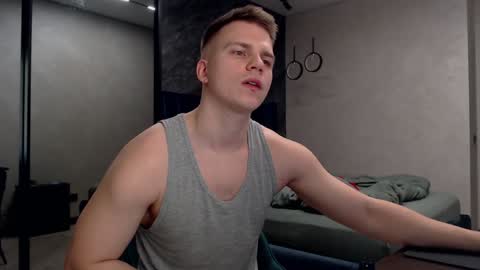 Justin online show from December 4, 3:43 pm