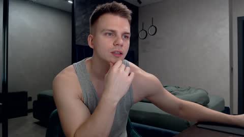 Justin online show from December 10, 6:17 pm