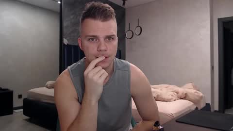 Justin online show from November 7, 9:15 pm