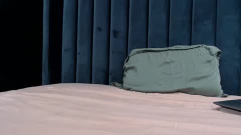 Justin online show from November 10, 5:06 am