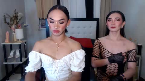 Snapshot of prettyakhira chatting on February 17, 9:35 am prettyakhira online show from February 17, 9:35 am