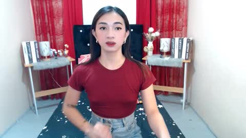 Snapshot of prettyakhira chatting on November 18, 8:19 am prettyakhira online show from November 18, 8:19 am