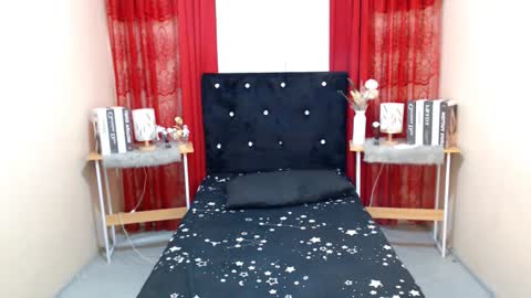 Snapshot of prettyakhira chatting on November 28, 5:15 pm prettyakhira online show from November 28, 5:15 pm