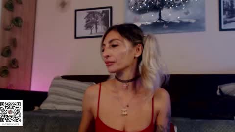 Snapshot of prettyalmaa chatting on November 18, 9:08 pm Alma online show from November 18, 9:08 pm