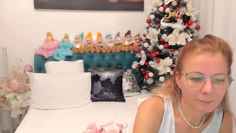 Snapshot of prettyblackeyes chatting on December 14, 7:40 am wilma online show from December 14, 7:40 am