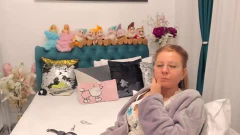 Snapshot of prettyblackeyes chatting on February 27, 10:15 am wilma online show from February 27, 10:15 am