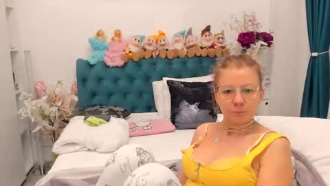 Snapshot of prettyblackeyes chatting on March 7, 7:08 am wilma online show from March 7, 7:08 am