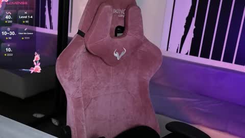 Snapshot of prettybones chatting on September 8, 11:37 pm Violet online show from September 8, 11:37 pm