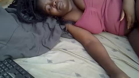 prettybooty1 online show from March 5, 5:18 am