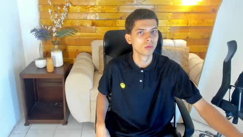 Snapshot of prettyboyy_13 chatting on November 30, 6:45 pm Camilo online show from November 30, 6:45 pm