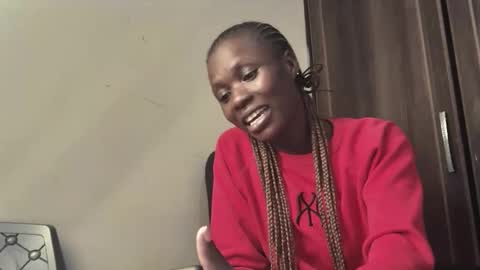 Vee online show from October 31, 7:53 am