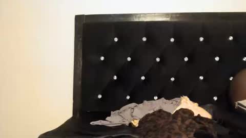 Vee online show from November 28, 6:49 am