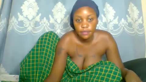 Snapshot of prettydarkskin002 chatting on October 6, 8:01 am SHANIA online show from October 6, 8:01 am