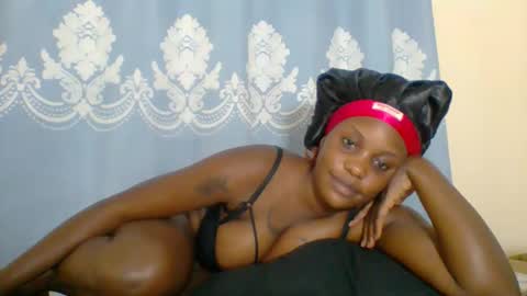 Snapshot of prettydarkskin002 chatting on October 11, 7:01 pm SHANIA online show from October 11, 7:01 pm