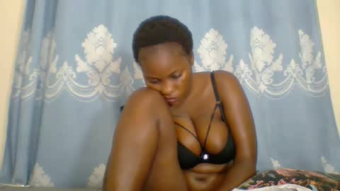 Snapshot of prettydarkskin002 chatting on October 13, 6:46 am SHANIA online show from October 13, 6:46 am