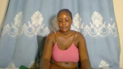 Snapshot of prettydarkskin002 chatting on November 8, 7:52 am SHANIA online show from November 8, 7:52 am