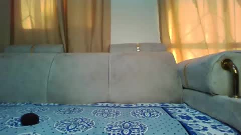 prettydulce online show from October 3, 2:14 pm