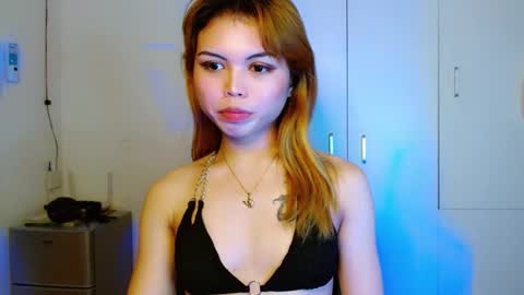 Snapshot of prettyjulian chatting on December 28, 8:47 pm SEXY JULIA online show from December 28, 8:47 pm