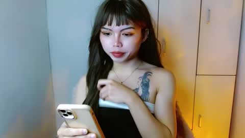 Snapshot of prettyjulian chatting on January 27, 4:30 am SEXY JULIA online show from January 27, 4:30 am