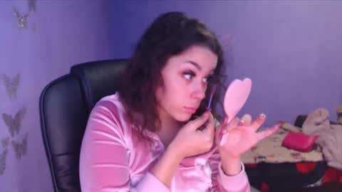 prettyjulliette online show from January 10, 2:02 pm