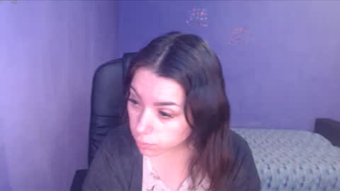 prettyjulliette online show from February 4, 12:11 pm