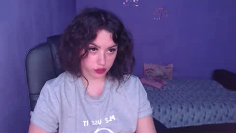 prettyjulliette online show from February 12, 2:32 pm