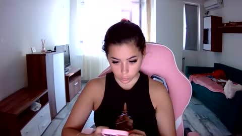 prettyjulliette online show from September 16, 3:02 pm