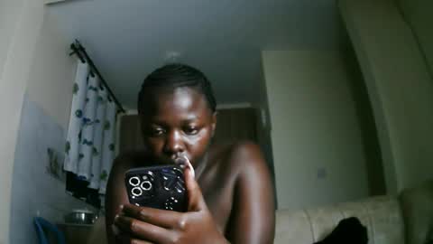 prettyreen online show from November 19, 2:22 am