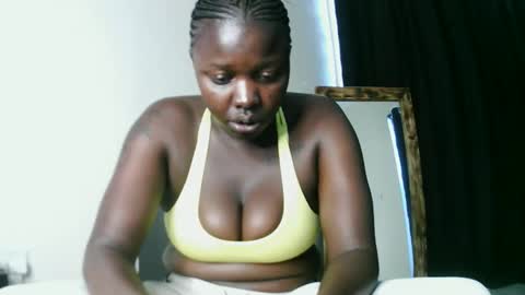 prettyreen online show from December 1, 8:41 am