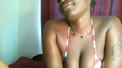 Snapshot of prettyvishy chatting on January 6, 8:35 am prettyvishy online show from January 6, 8:35 am