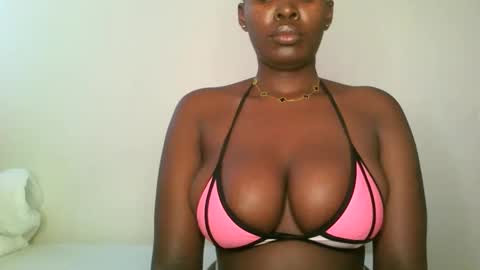 Snapshot of prettyvishy chatting on February 15, 7:38 am prettyvishy online show from February 15, 7:38 am