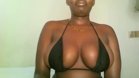 Snapshot of prettyvishy chatting on February 25, 6:47 am prettyvishy online show from February 25, 6:47 am