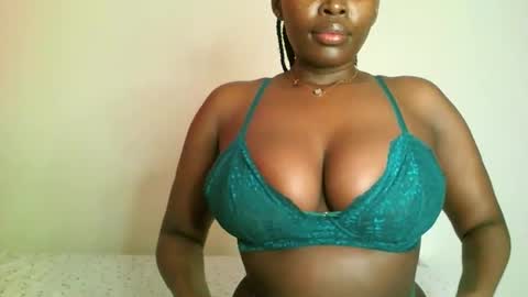 Snapshot of prettyvishy chatting on October 26, 11:16 am prettyvishy online show from October 26, 11:16 am