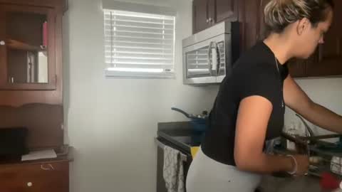 prettyyykittyyy22 online show from September 23, 3:26 pm