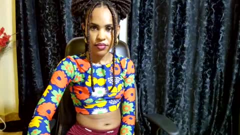 priceless_sexy online show from February 23, 11:36 pm