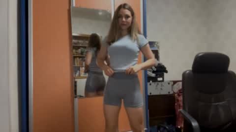 Amelia online show from November 28, 4:42 pm