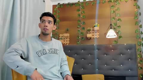 prince_arthur77 online show from January 31, 12:40 pm