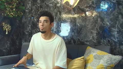 prince_arthur77 online show from November 18, 2:43 pm