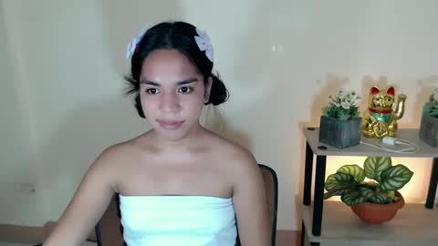 Snapshot of princess_yurie chatting on February 12, 10:04 pm Yurie online show from February 12, 10:04 pm